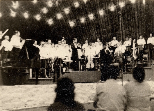 Исполнение Первой симфонии филармоническим оркестром в Горьком. Дирижер А. Скульский. (1972 г.)